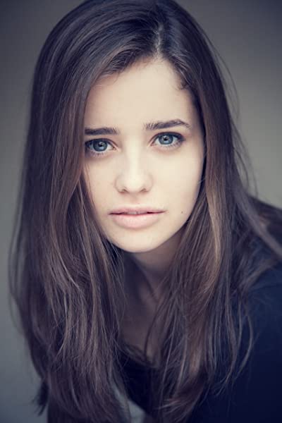 holly earl