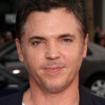 Nicholas Lea