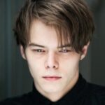 charlie heaton