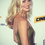 yvonne strahovski