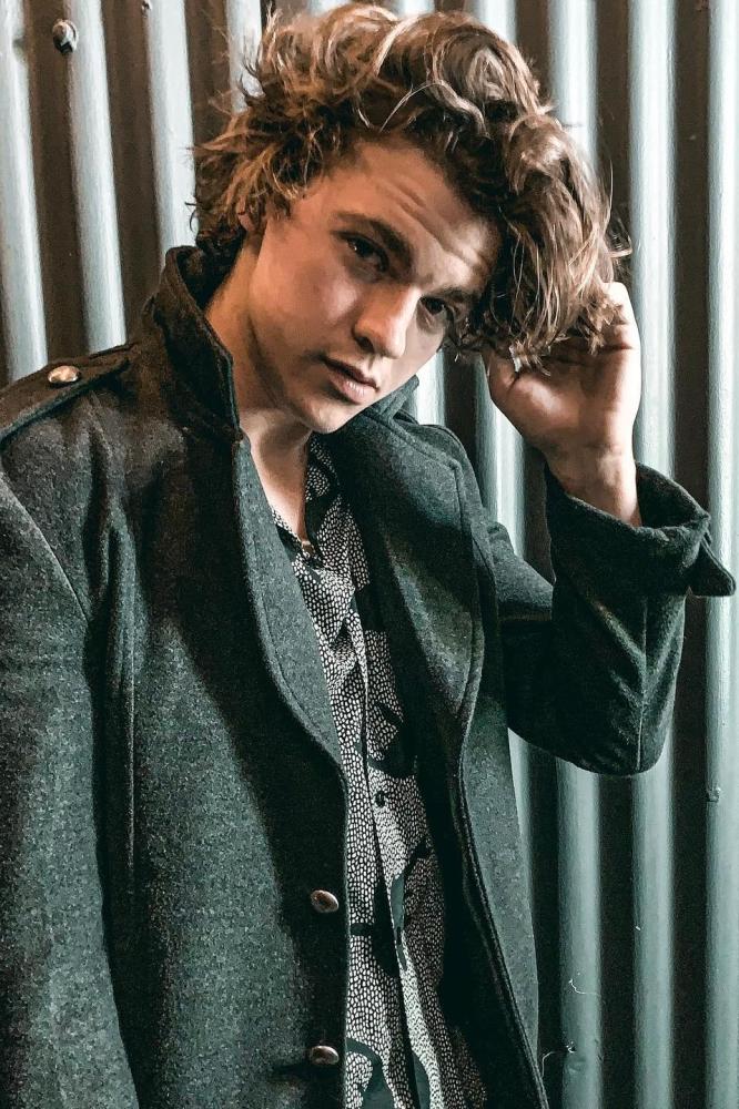 Joel Courtney