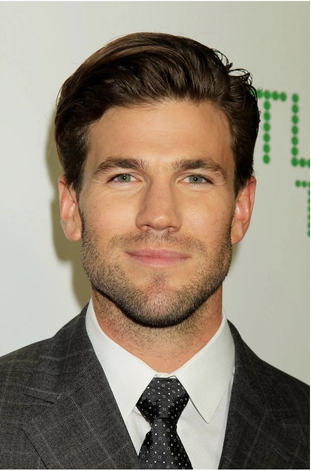 austin stowell