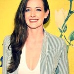 Stephanie Allynne