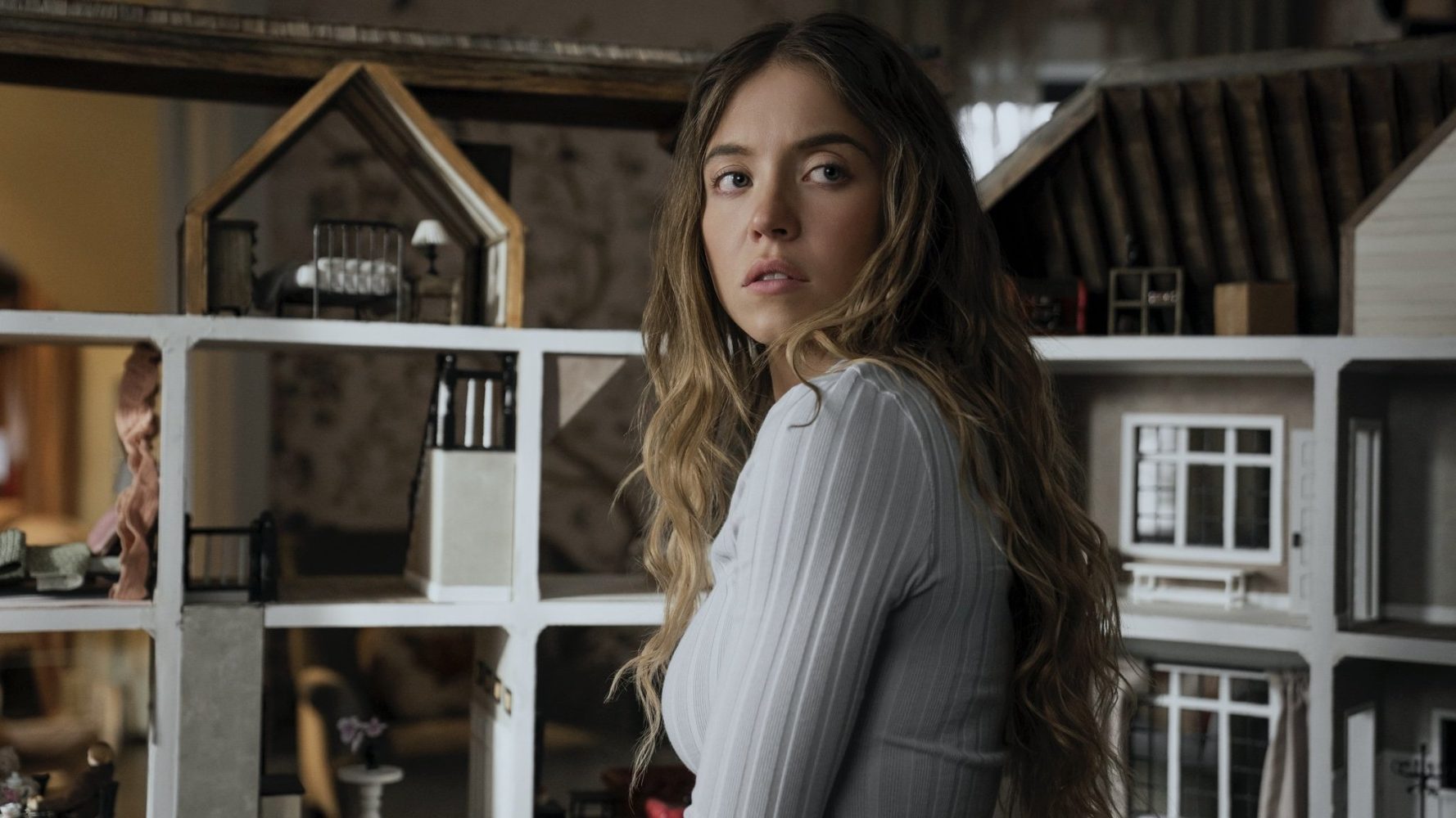 اولین تریلر از فیلم The Housemaid با بازی سیدنی سوئینی منتشر شد